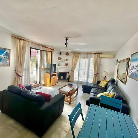 1 Bed With Mountain Views Apartment